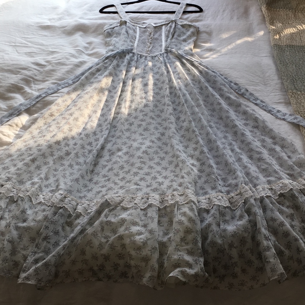 PALE BLUE FLORAL VINTAGE GUNNE SAX PRAIRIE DRESS